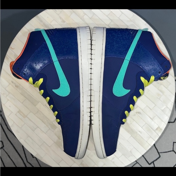 Nike Dunk Hi - Picture 6 of 11